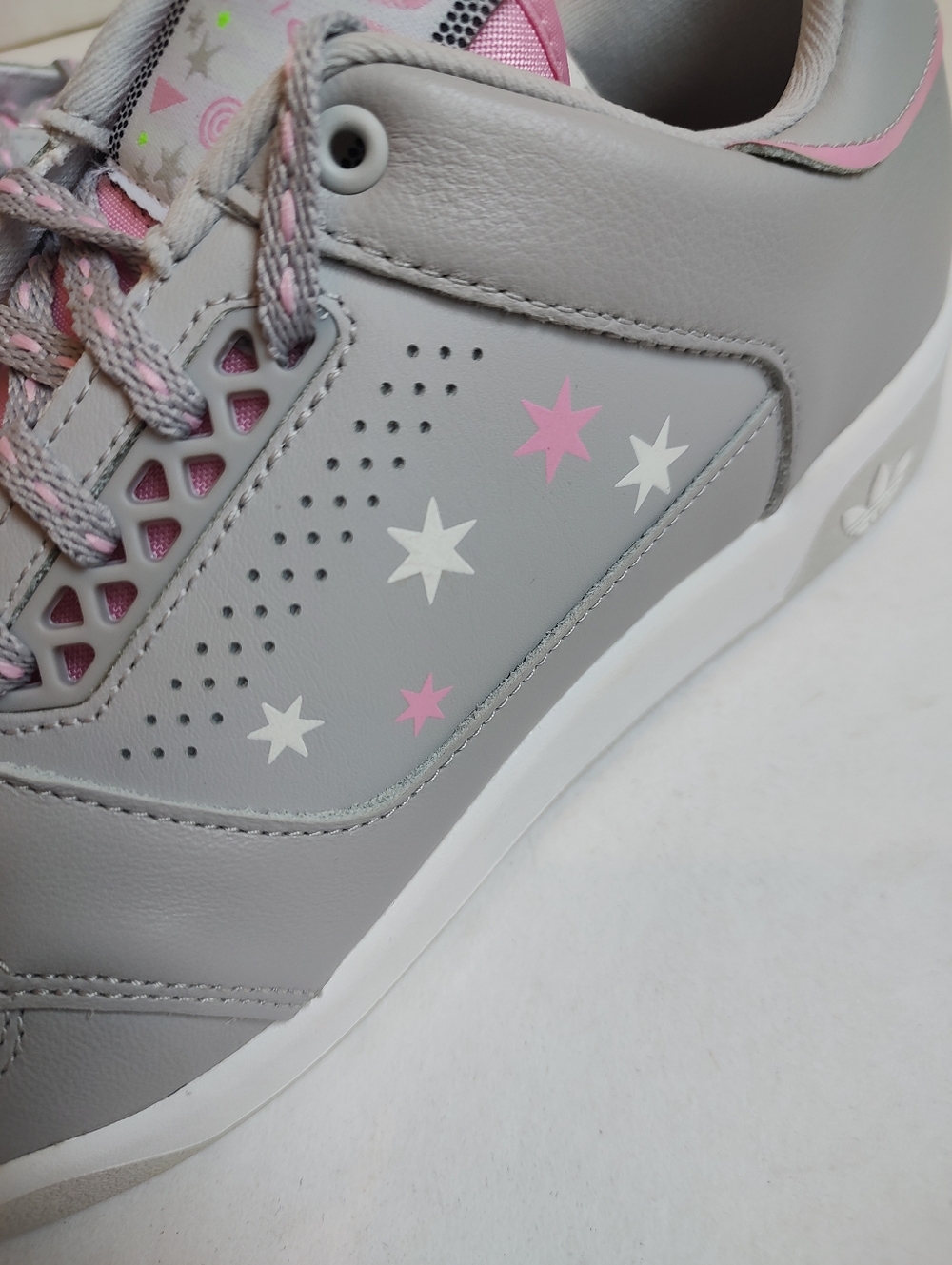 Adidas Slamcourt Lace Up Sneakers Grey Leather Stars Perforated Low Top 9 NIB - Picture 6 of 16
